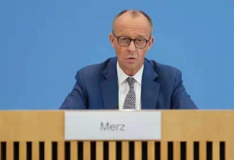 当地时间2月18日，德国总理默茨在节目里质疑欧洲第六代战机“未来空中作战系统”项