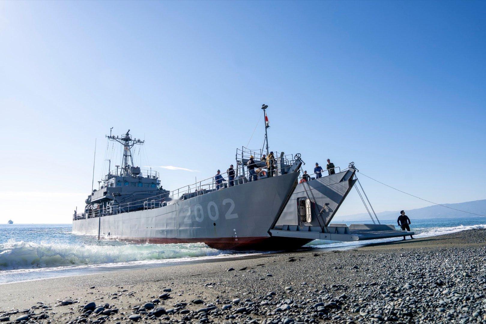 飞扬军事冲滩！ 