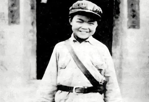 1955年，29岁的向轩被授予中校军衔，阅档首长看到他履历表上的“军龄22年”，