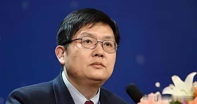 中方曾呼吁谨慎前往日本，然而复旦大学的冯玮却高调推荐中国学生去日本，并把这种与中