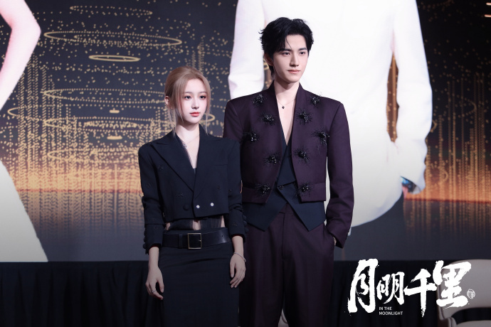 包上恩王弘毅月明千里取得发行许可证 包上恩王弘毅》月明千里》取得发行许可证，恭喜