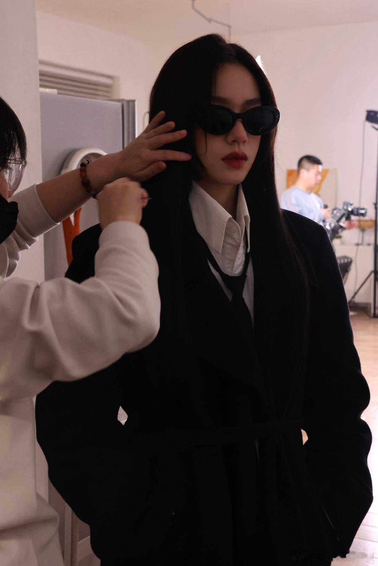 对王晓赟子的反差没有抵抗力 王晓赟子的反差就像一幅美丽的画卷，让人赏心悦目！写真