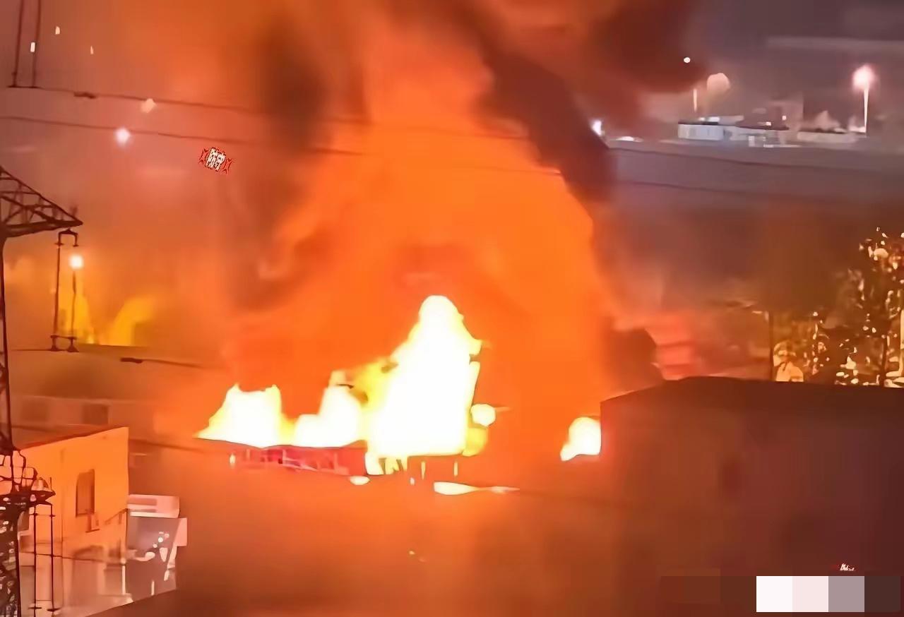 五百平米，足足烧了六个钟头，榆林粮库这把火，烧得那是相当“讲究”。
比起那一仓的