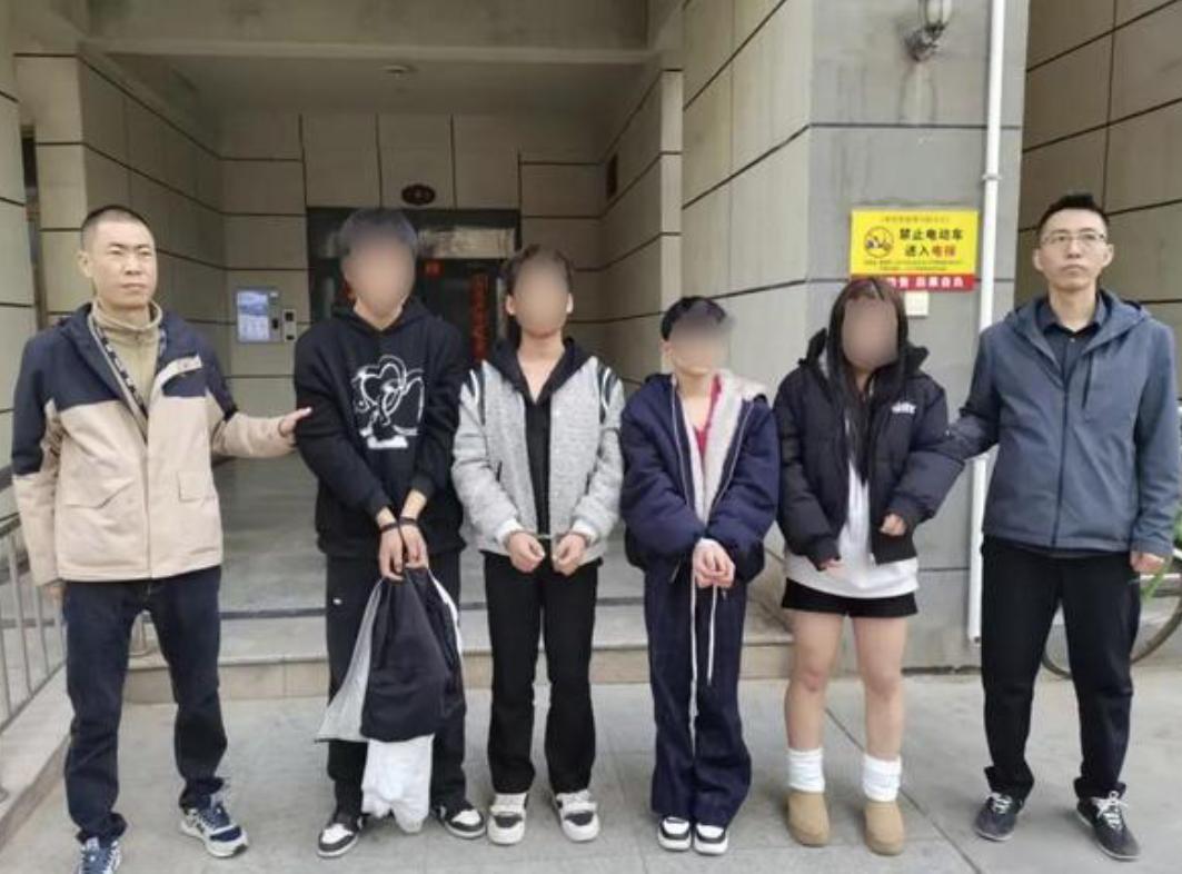 如果晚上你看到路边有女生独自哭泣的，千万不要同情心泛滥，更不要想入非非，记住一定