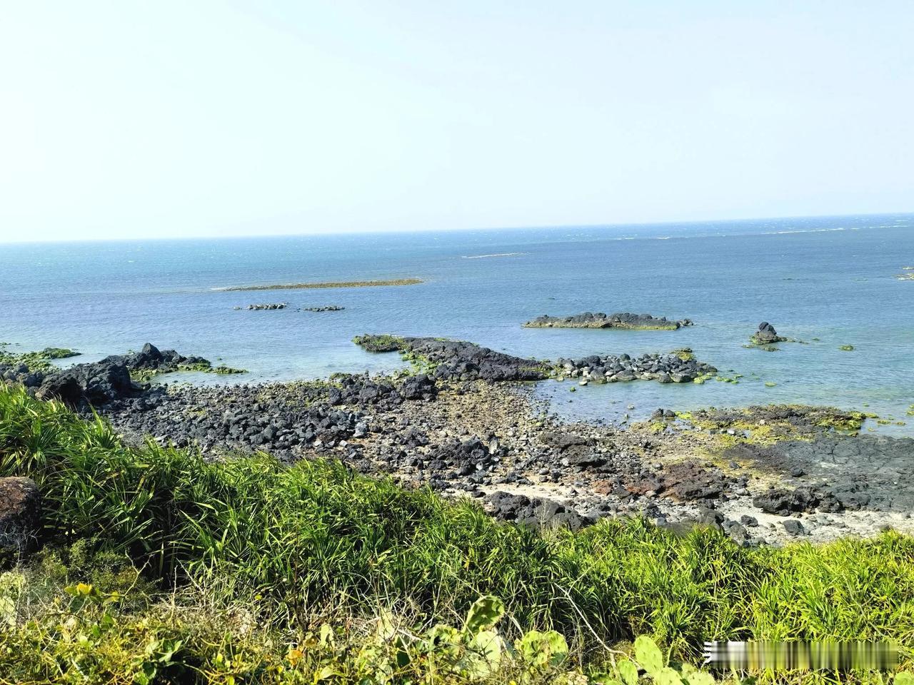 大家好，我在三亚分享海南环岛西线一处自然景点，龙门激浪。
我从海口出发，迫不及待