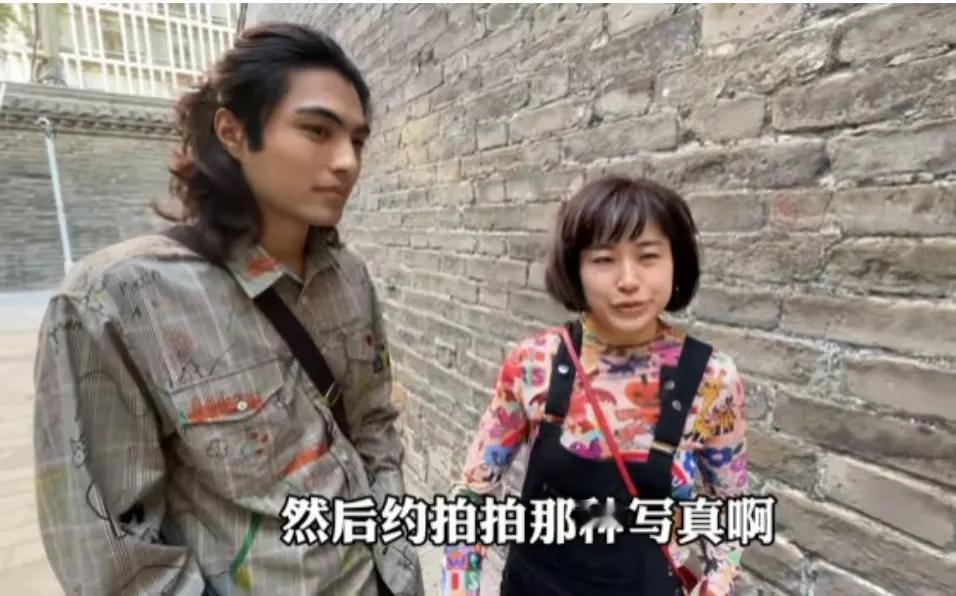 两次刷到这一对姨甥恋了，两人相差16岁。这北京大姨都42了，也不知道那位26岁的