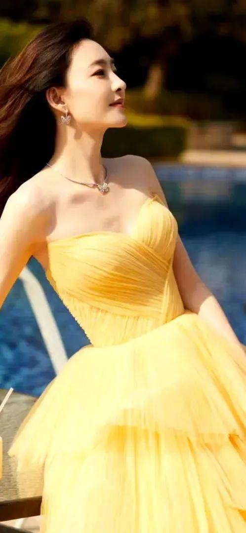 #惊艳女神# #明星美图# #女明星谁最美# #王丽坤#
达人推荐 女主角唇泥