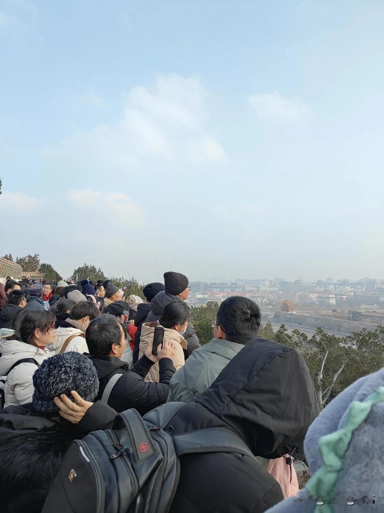 2024年7月27日“北京中轴线”申遗成功后！景山公园成了来北京必打卡的景点之一