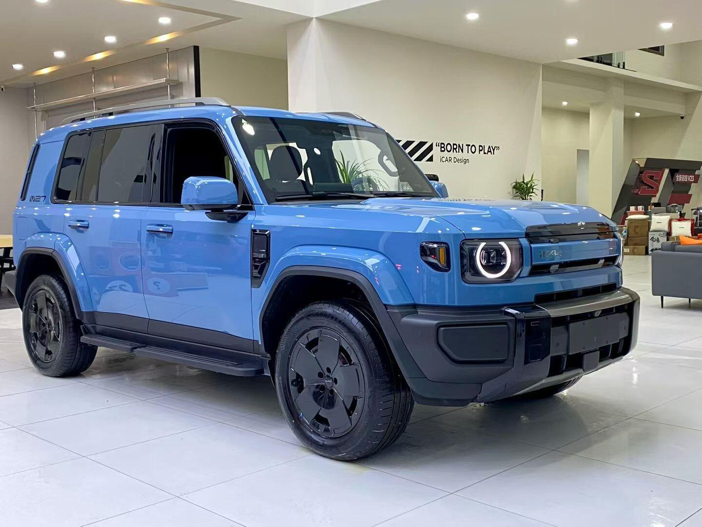 造型挺有未来感的，听说智能驾驶辅助系统挺强，在城里开能自动跟车啥的，应该能让日常