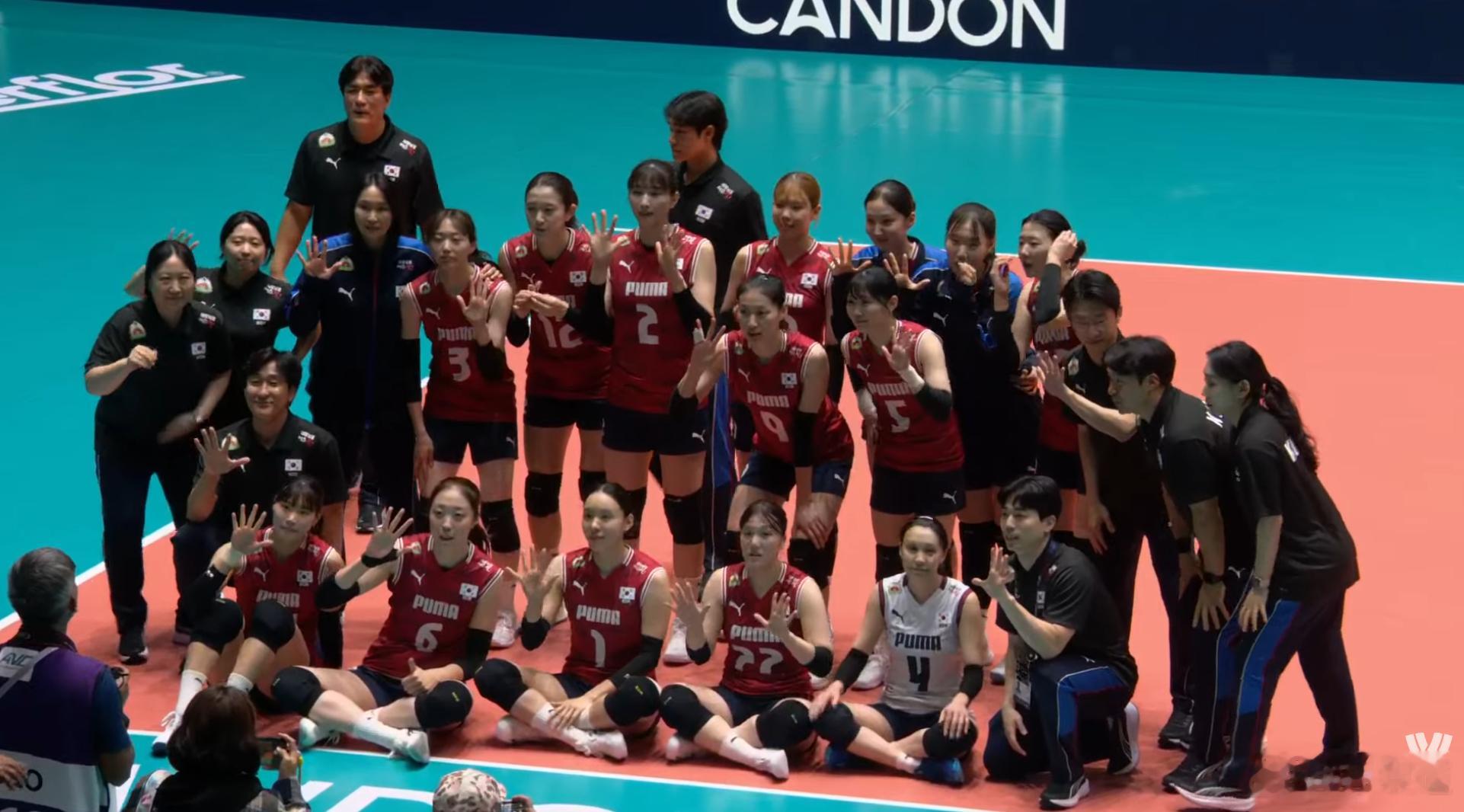 国际排坛动态韩国女排2026女排亚洲杯小组赛：韩国女排3-2（25-19/19-