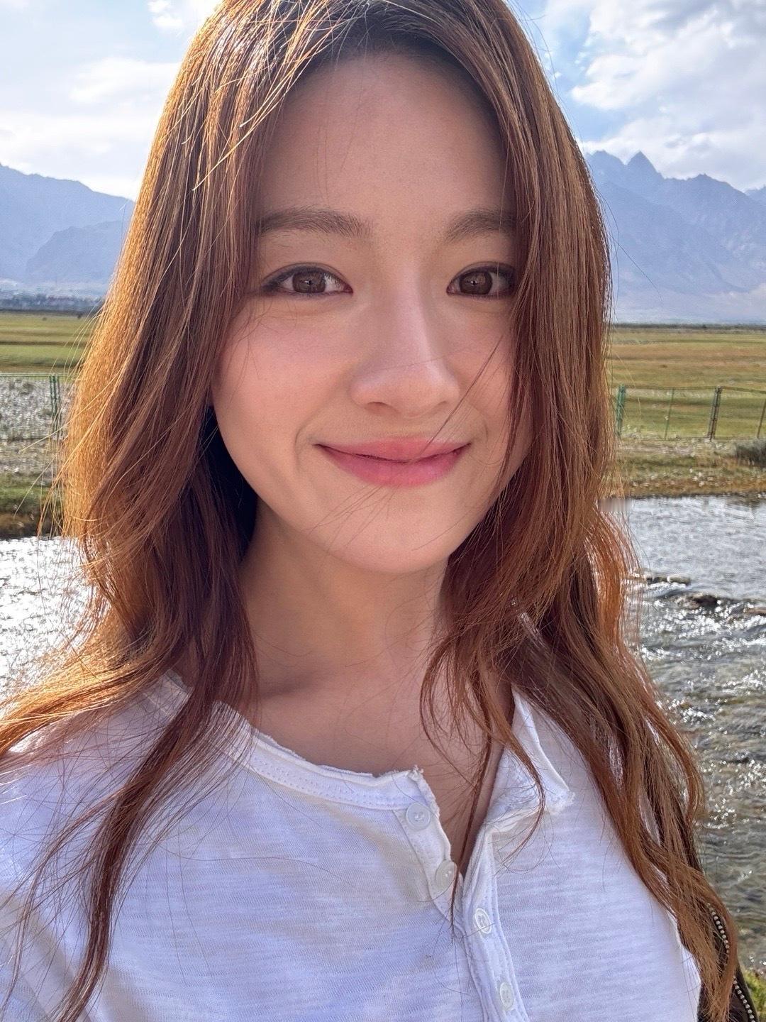 喀什古城杀青了[拜托]夏孜早日见面李兰迪下一个角色再见[拜托]明媚的小太阳再次祝