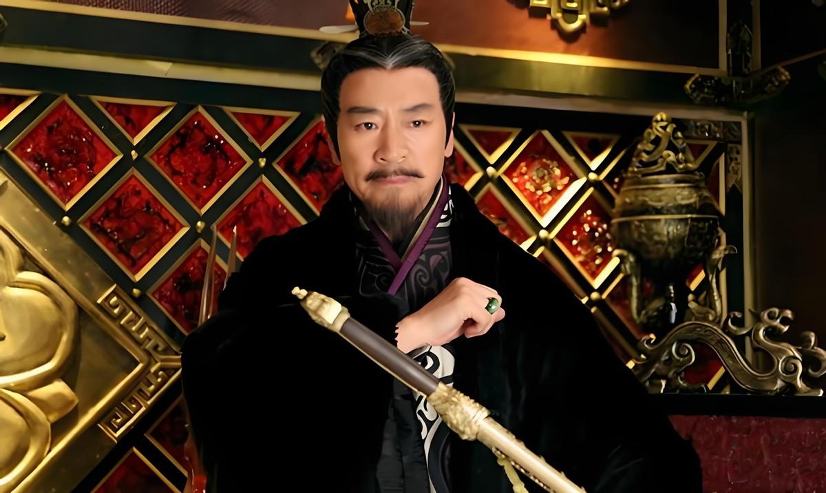 霍去病生前举荐一人，汉武帝重用三十年，汉朝三代皇帝尊他如父

在长安城未央宫的椒