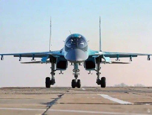 俄战机被击落，乌方抓到飞行员之后，要求其举枪自杀据EADaily报道，俄罗斯空天