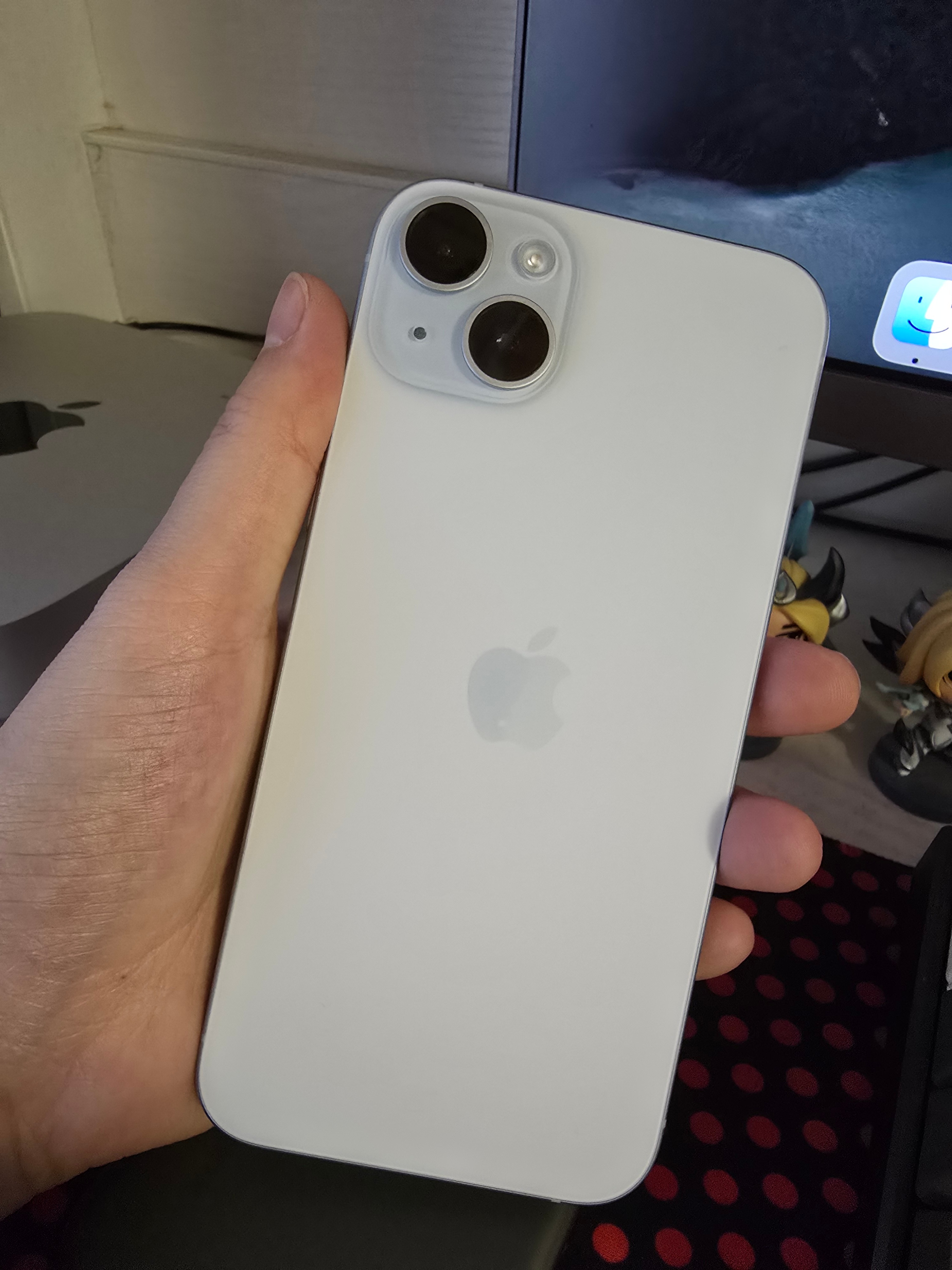 手里的iPhone15 Plus送粉丝可以吗？点赞就是要 