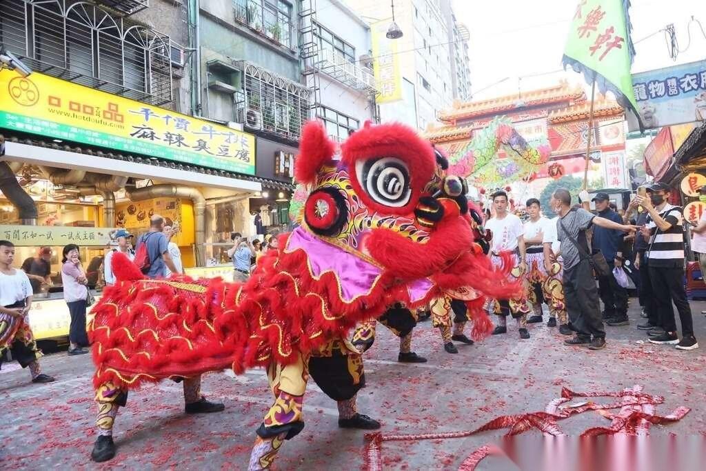 最大的台独分子，再也藏不住尾巴！他们不都是溃退到台湾的国民党，也不是台湾普通民众
