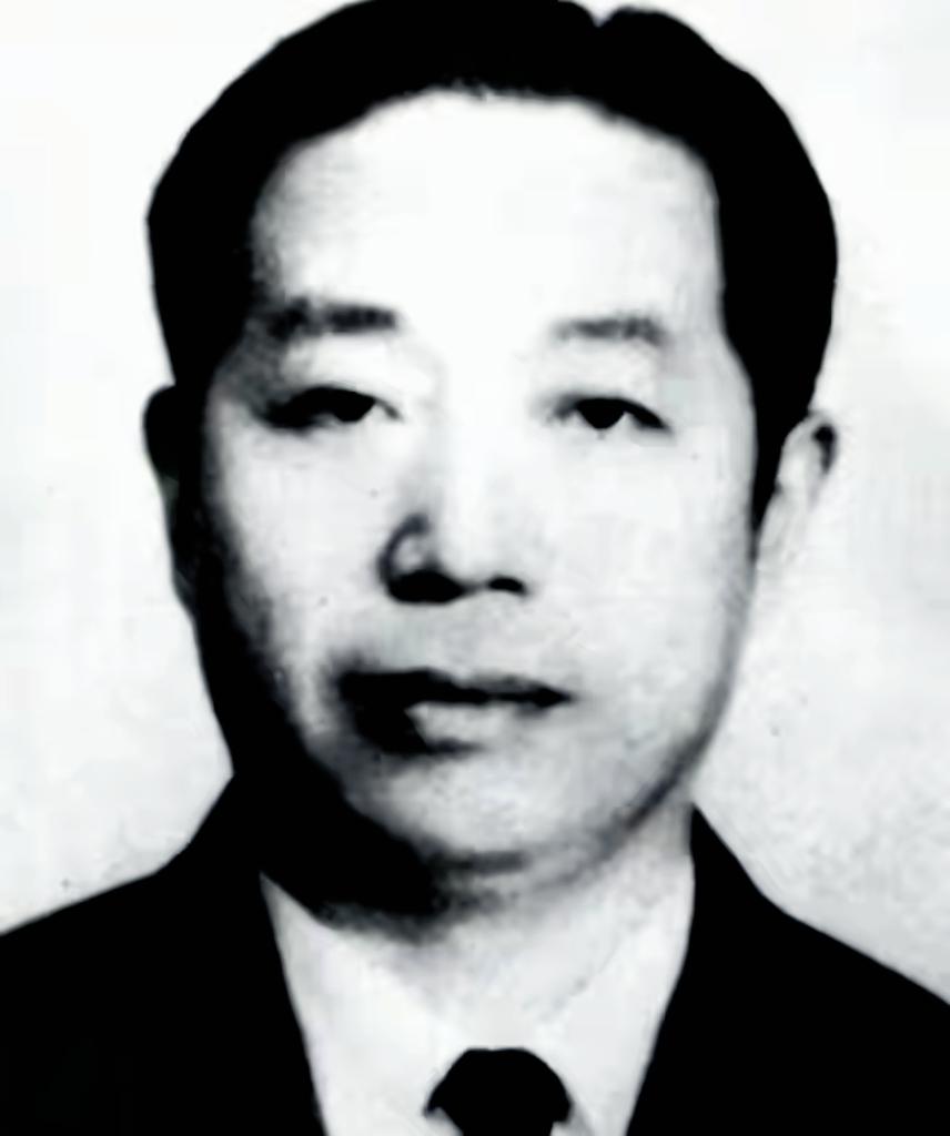 刺杀老蒋失败，杀手投奔延安，毛主席：你绝对不能留在这里！



1998年，北京