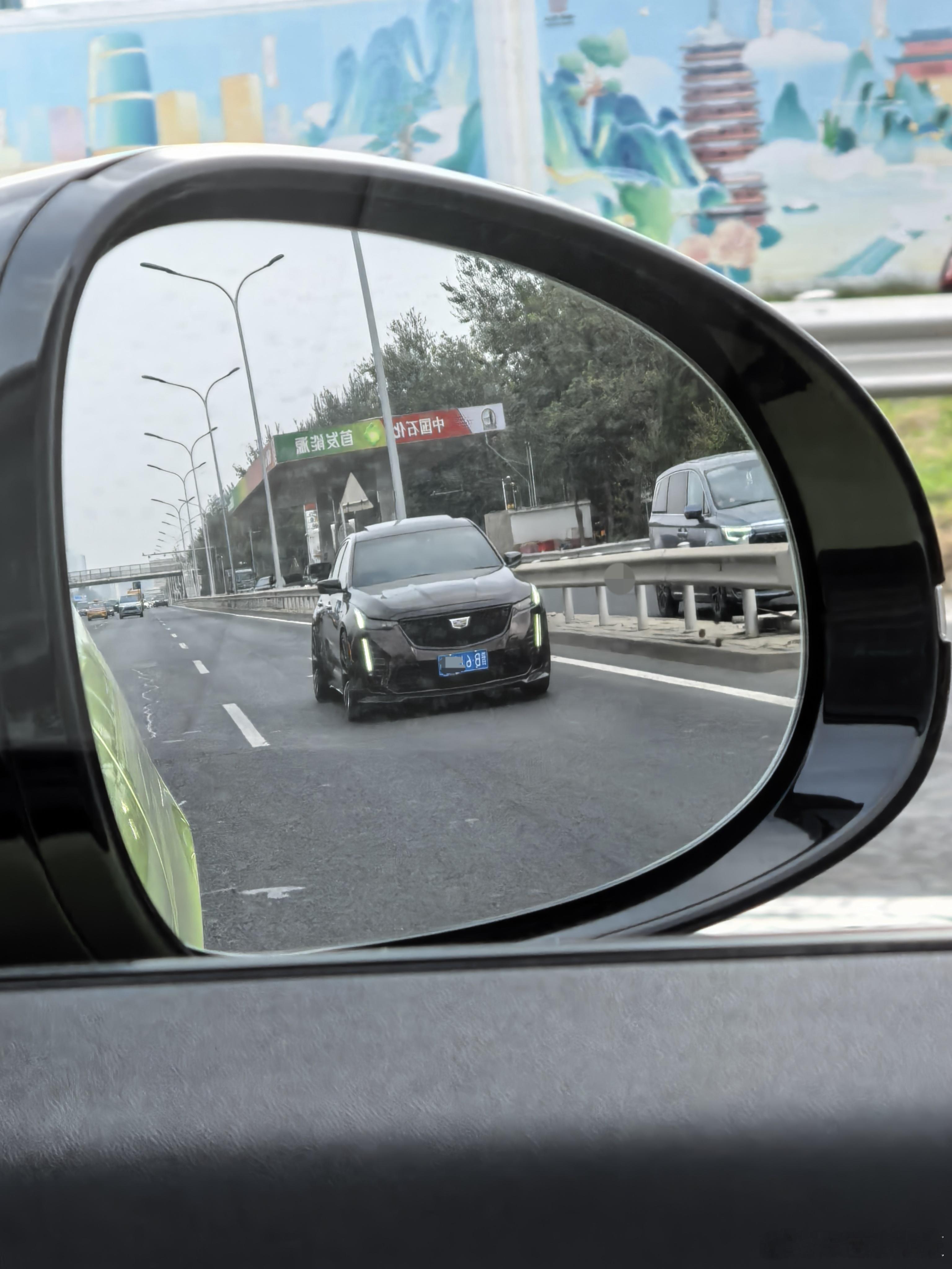 路遇狠货系列：CT5-V Blackwing看他抽头的速度排气的动静肯定是如假包