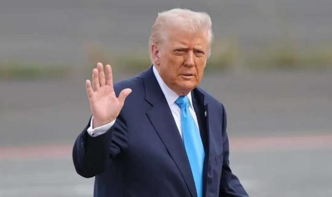 美国总统特朗普暗示大陆，可以解放台湾了！在近期，关于台海议题，特朗普公然表示，台