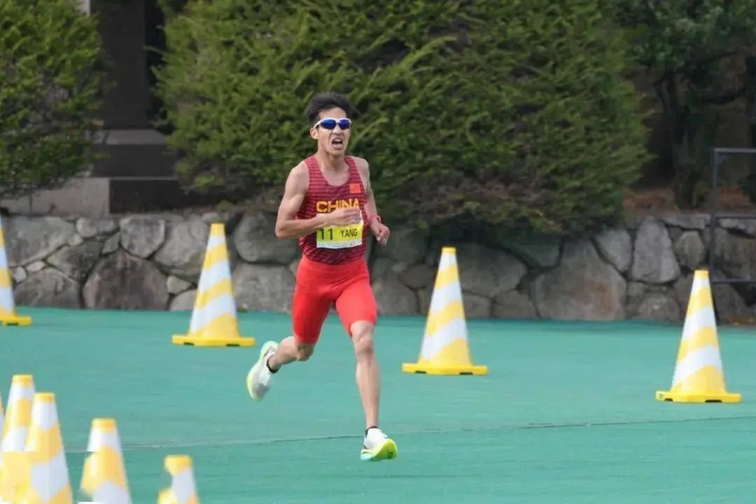 杨绍辉瞄准福冈马拉松，为何国外高水平马拉松容易出成绩！详情>#精英跑者##跑步[