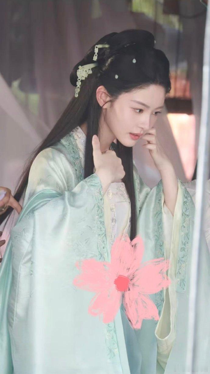 赵晴瘦了很多赵晴瘦了很多，古装真的是她统治区，完全清水芙蓉赵晴古装瘦了好多