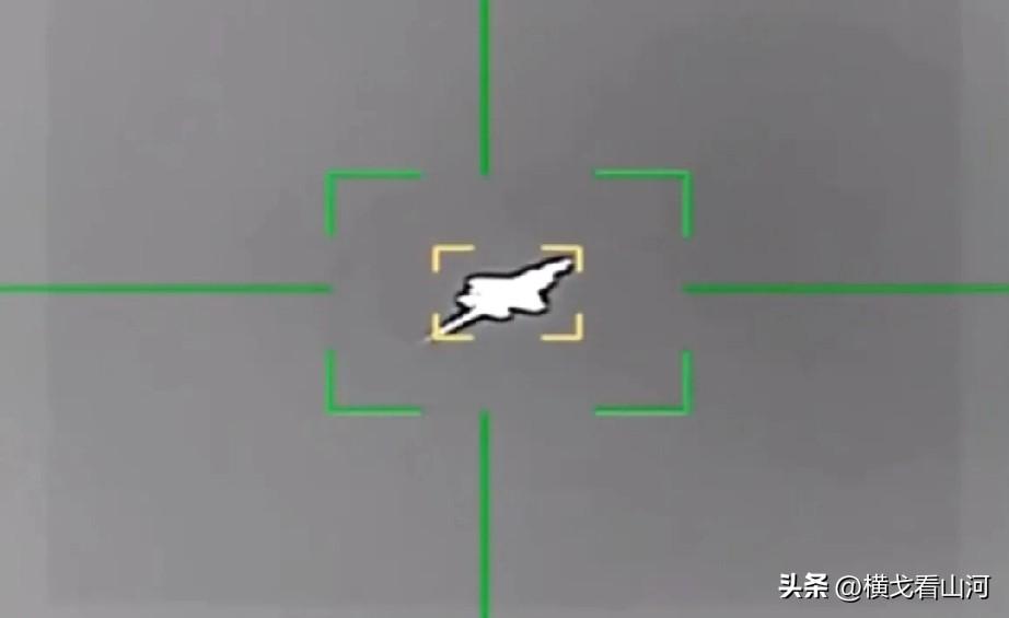 世界首次！F35被击中

应该是被光电系统锁定的，飞太低了，这也是世界上第一架被