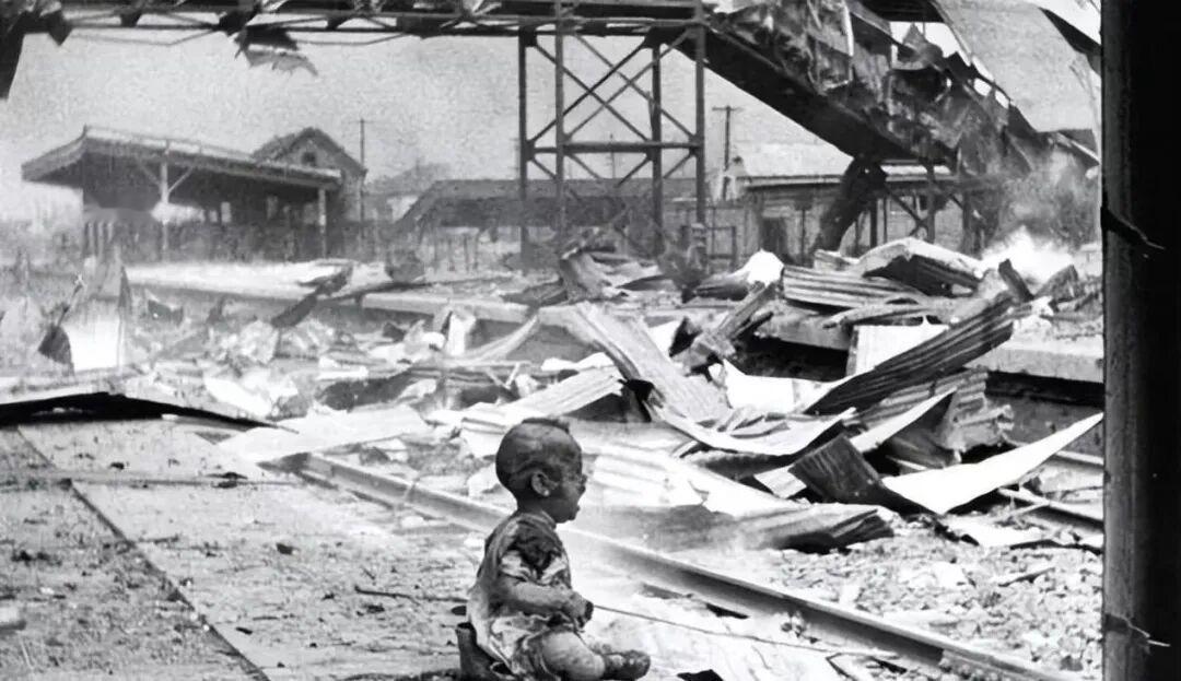 他守一座城，城破，全巷战，无一人投降。

他是谢晋元，国民革命军第 88 师 5