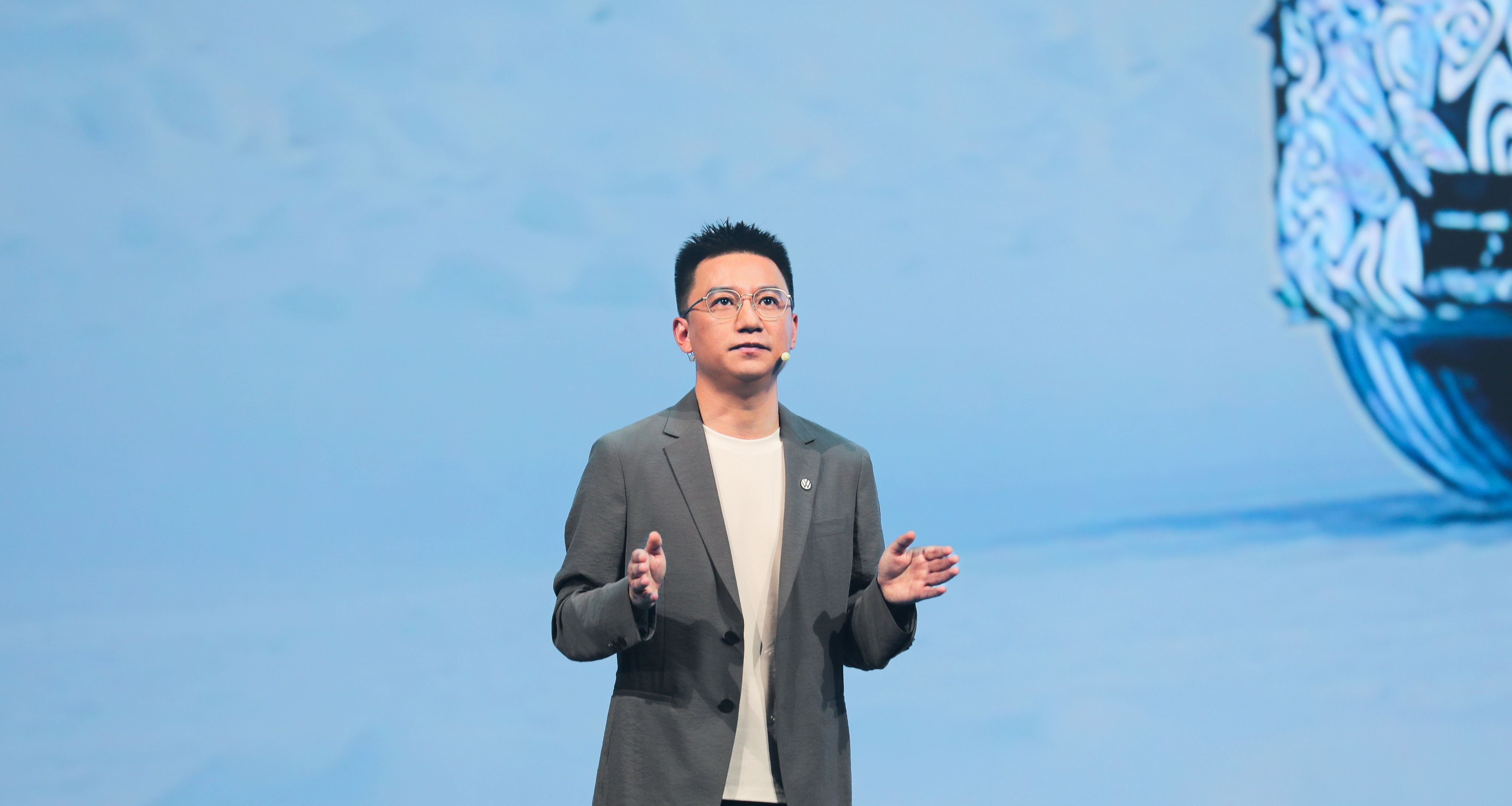 春天的第一箱油是一汽大众给的一汽大众是懂车主的，知道现在油价上涨的背景下车主的痛