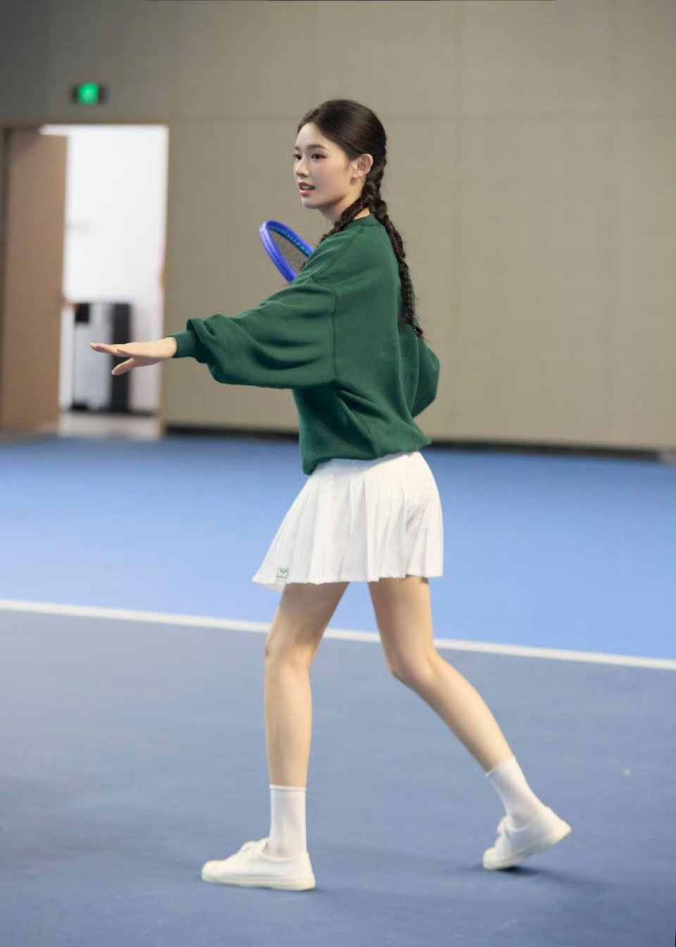 林允网球少女纯白百褶裙妥妥美林允明星 ​​​