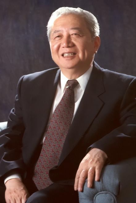 2001年，美国将一批淘汰的机器高价卖给中国，导致我国亏损好几亿，就在美国准备看