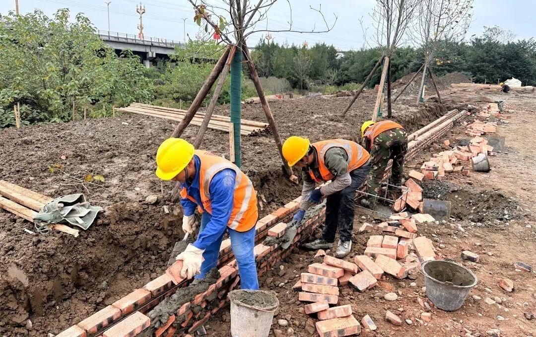 【家门口的全新体育公园，即将亮相】连日来，位于五通桥区竹根镇易坝村的城北体育公园