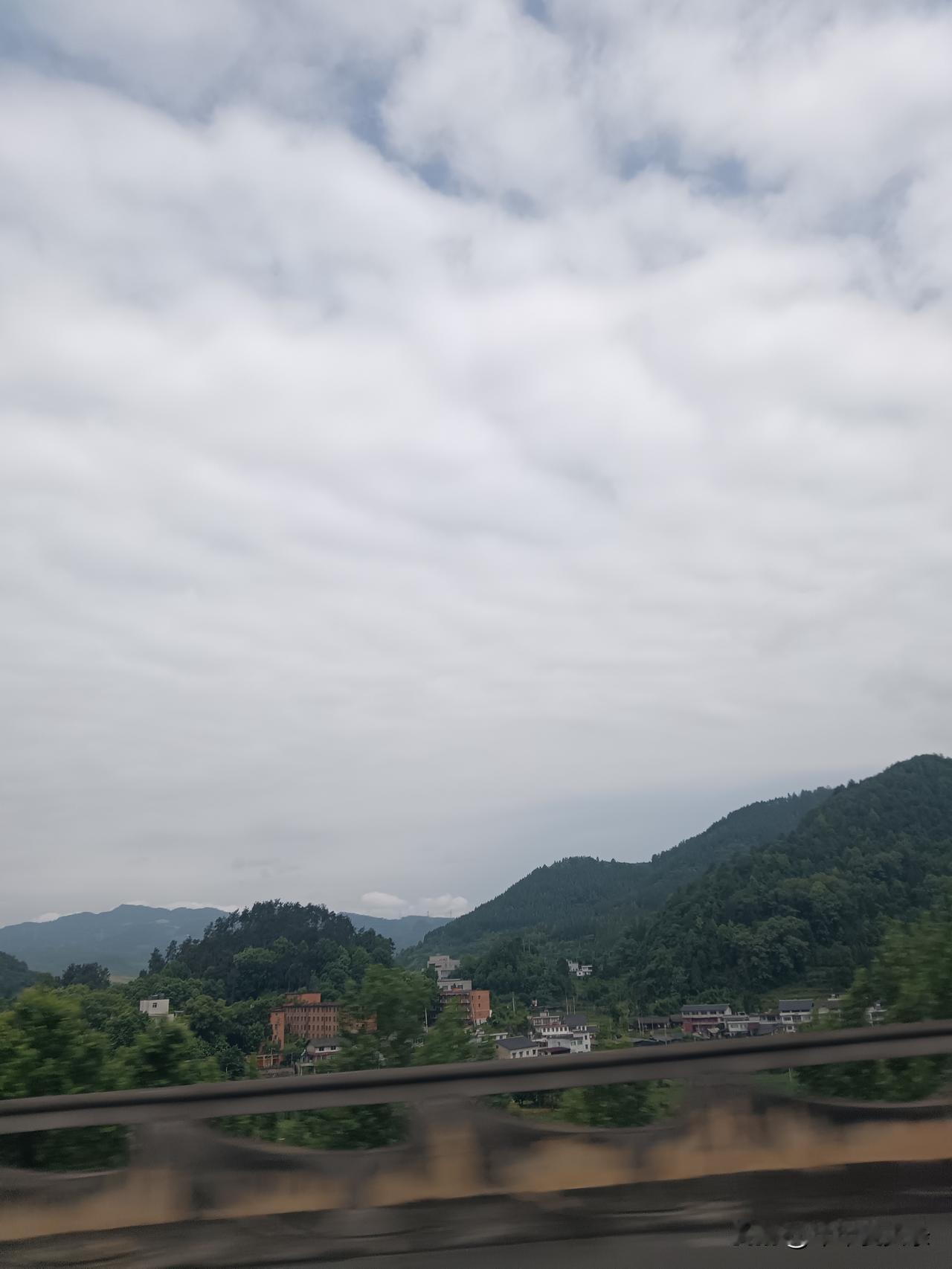 读书时智商不高，学习不好，文科，理科都不喜欢，如果非要选一个，相对来说学文科好点