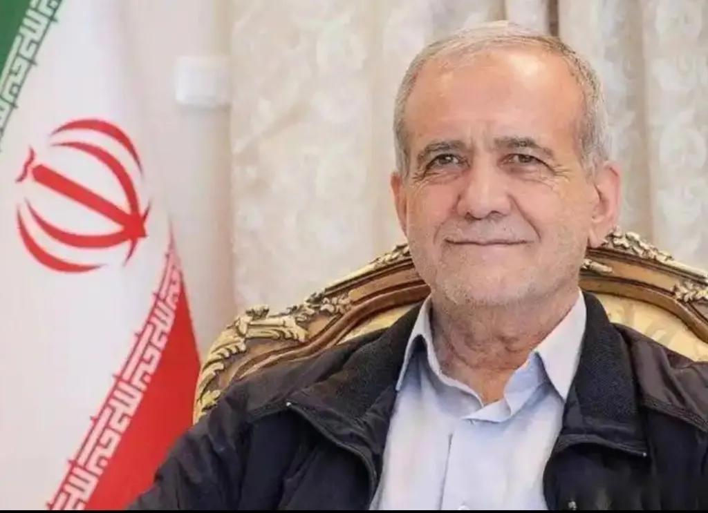 资本的嗅觉永远是最灵的。美股和黄金直接狂飙，油价却跳了水，大家都在赌中东这把真要