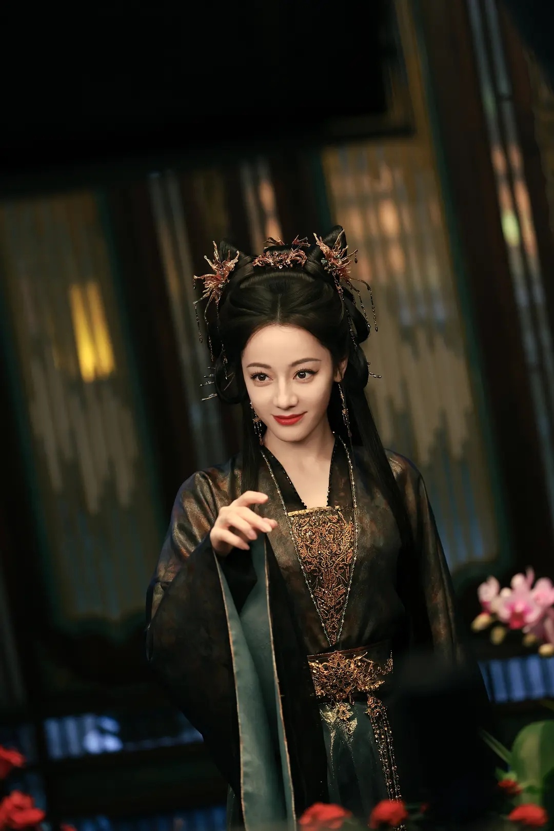 迪丽热巴白日提灯首播5集   想看《白日提灯》的唯一理由，就是迪丽热巴！迪丽热巴