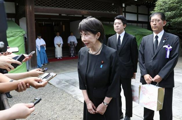 8月12日晚，日本传出重磅消息：高市早苗计划放弃8月15日亲自参拜靖国神社，目前
