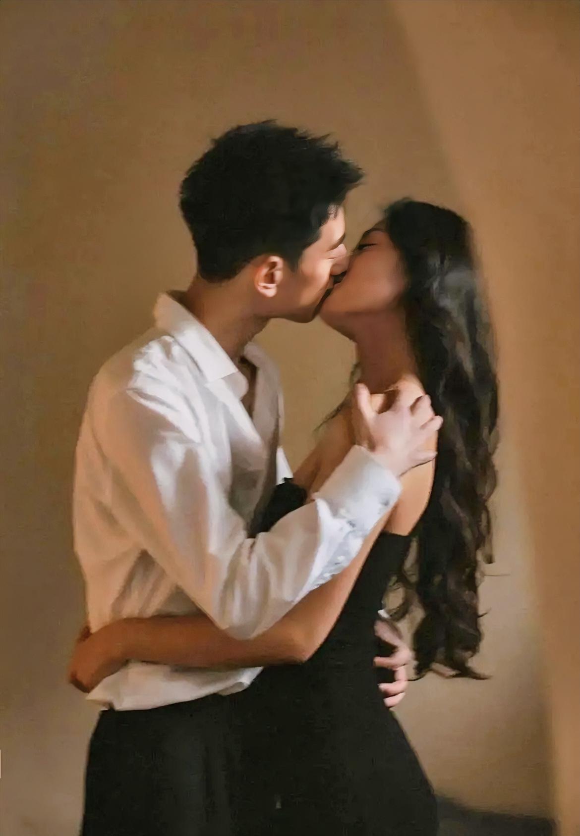 70、80后和90后男人背叛的做法一样吗？

底层都一样。背叛的人，人性的底色是