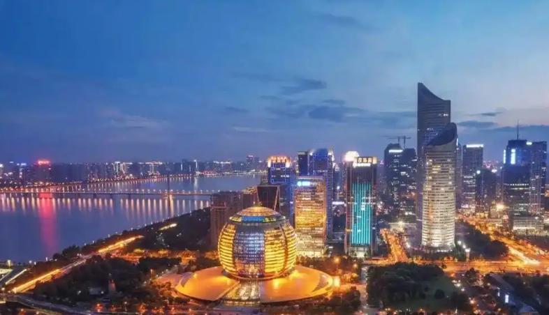 为什么西方国家不喜欢中国？来华五年的外国网友，说出了真相。我们明明没有招惹过西方