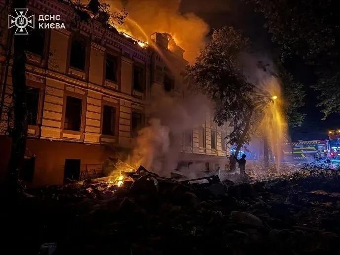 昨天的空袭从当地时间凌晨1点30分左右开始，根据基辅市政府和乌克兰官方通报，尽管