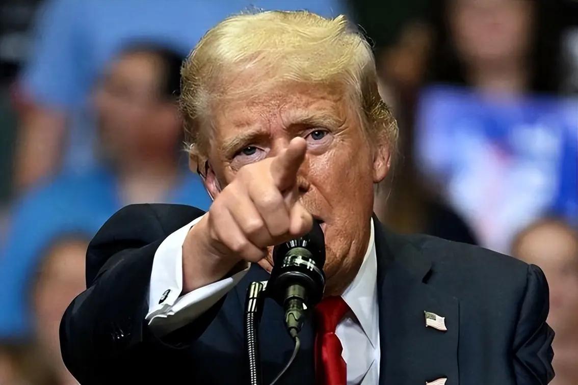 全世界都该对特朗普说声“谢谢”，不是因为他多厉害，而是因为他像一面镜子，把美国的