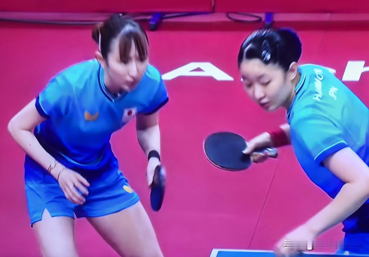 蒯曼正手威力巨大，国乒 3:0 领先日本女双组合！

国乒组合在第三局打得酣畅淋