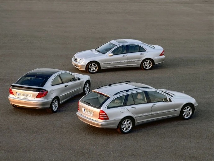 一台25岁的车！汽车 2000年3月21日，奔驰C级203车型系列在辛德芬根首次
