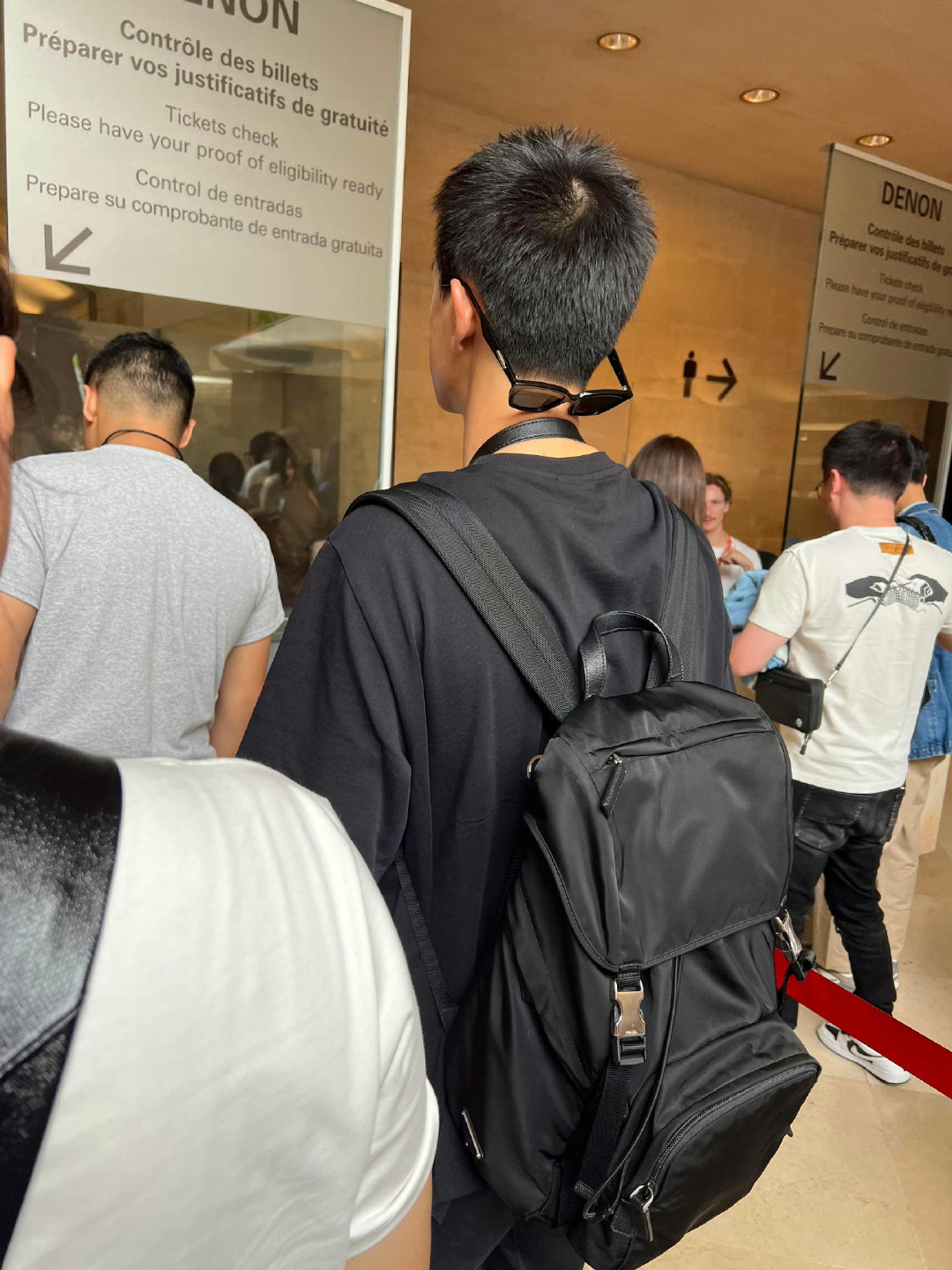 我反复欣赏反戴墨镜少年感满满的李现🕶️李现