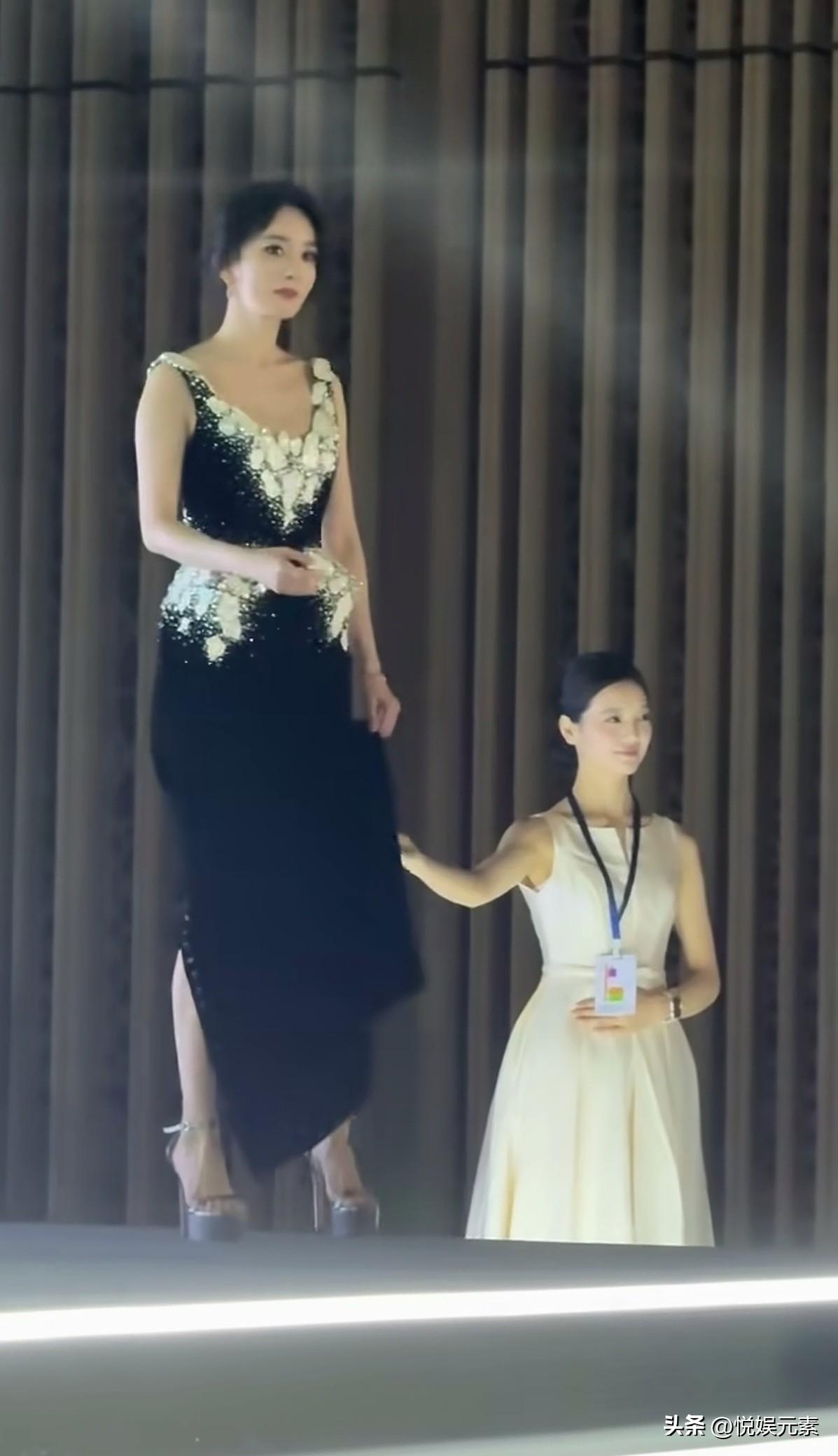中国娱乐圈有实力有地位的女演员并不多，杨幂，孙俪，杨紫这三位应该排得上号。先不说