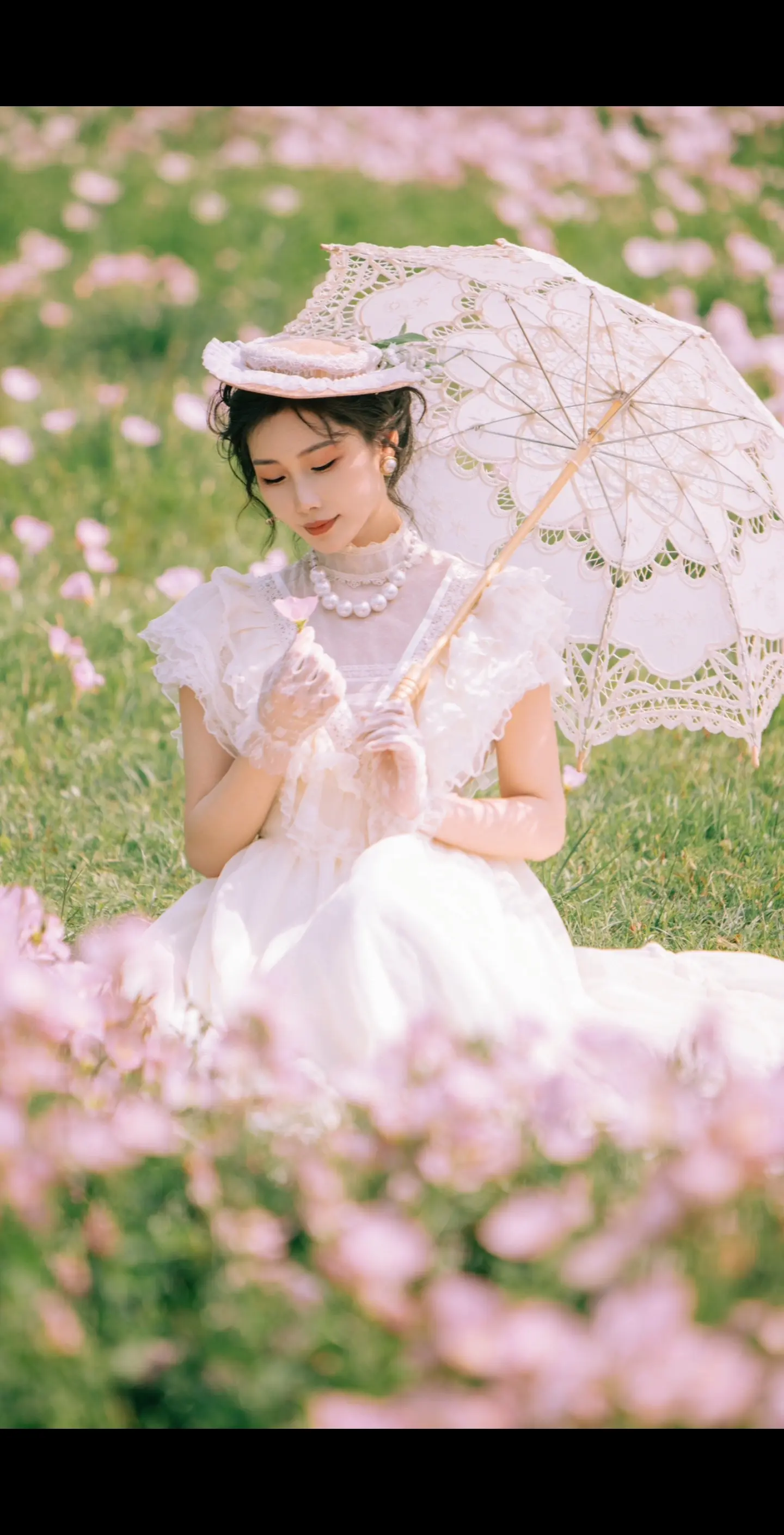 跌落鲜花与盛夏