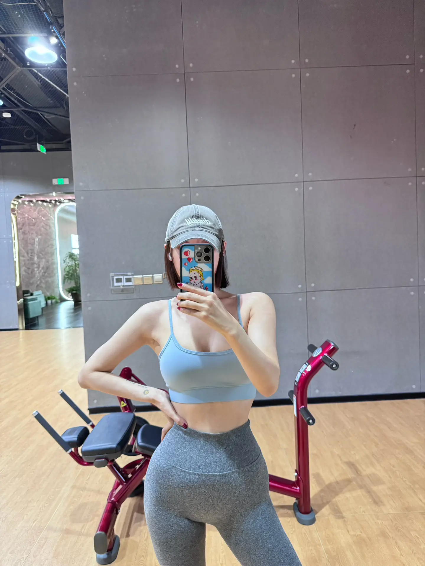 腰受伤☹️最近估计不能好好健身了😭