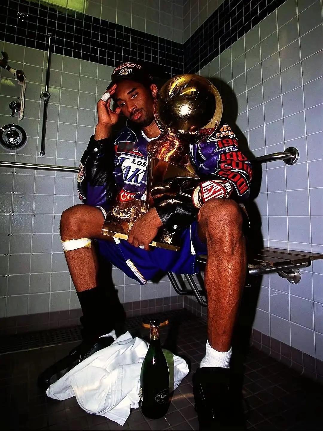 凌晨四点🕓💜💛科比KobeBryant凌晨四点