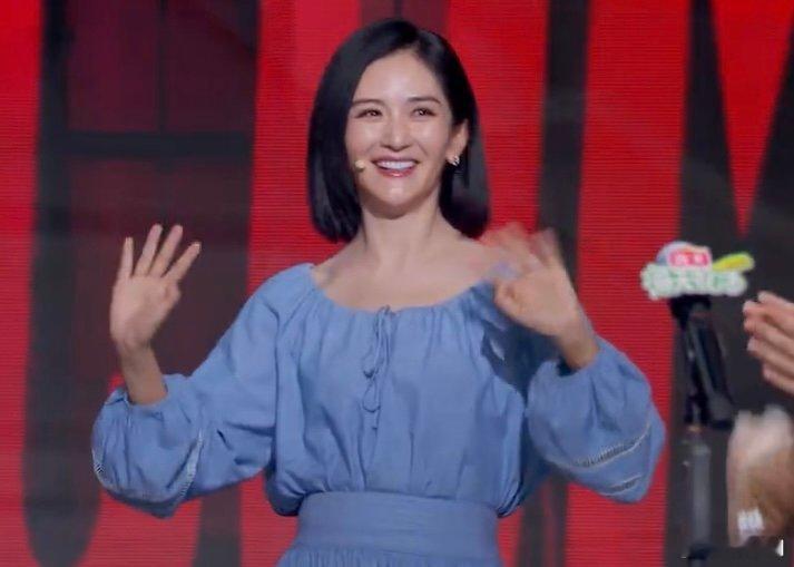 #谢娜去脱口秀了#谢娜惊喜现身脱口秀舞台，真的太想她了~#下周脱口秀有谢娜# ​