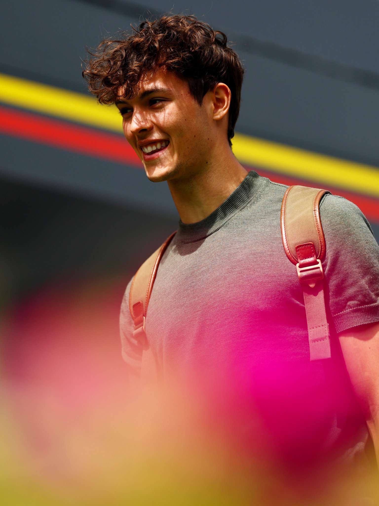 ¡Buenos días, both!向两位帅哥说声早安 👋🌺哈斯F1车队2