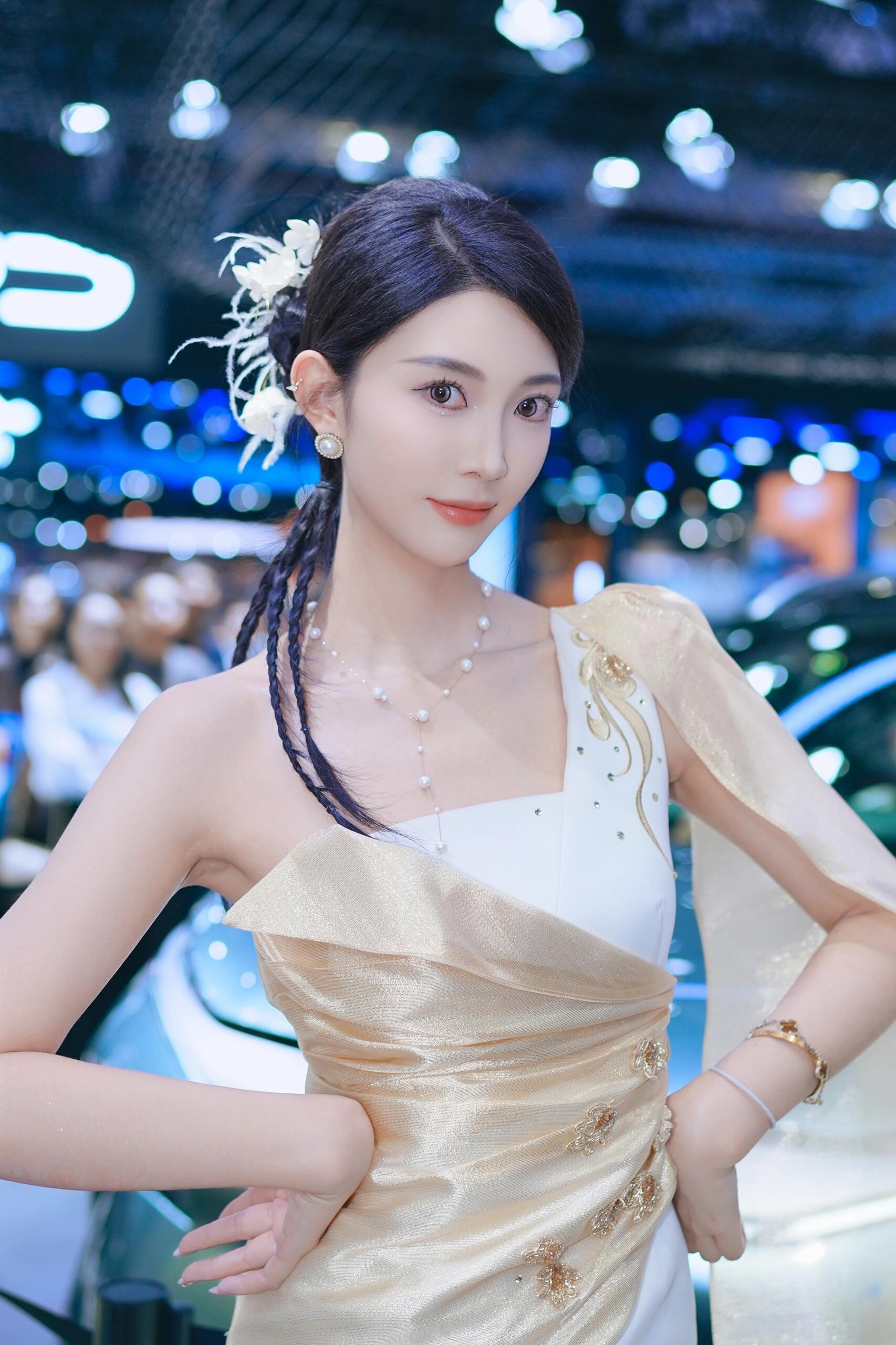 2025上海国际车展|兰陵王|720GM2丨车模小姐姐 ​​​