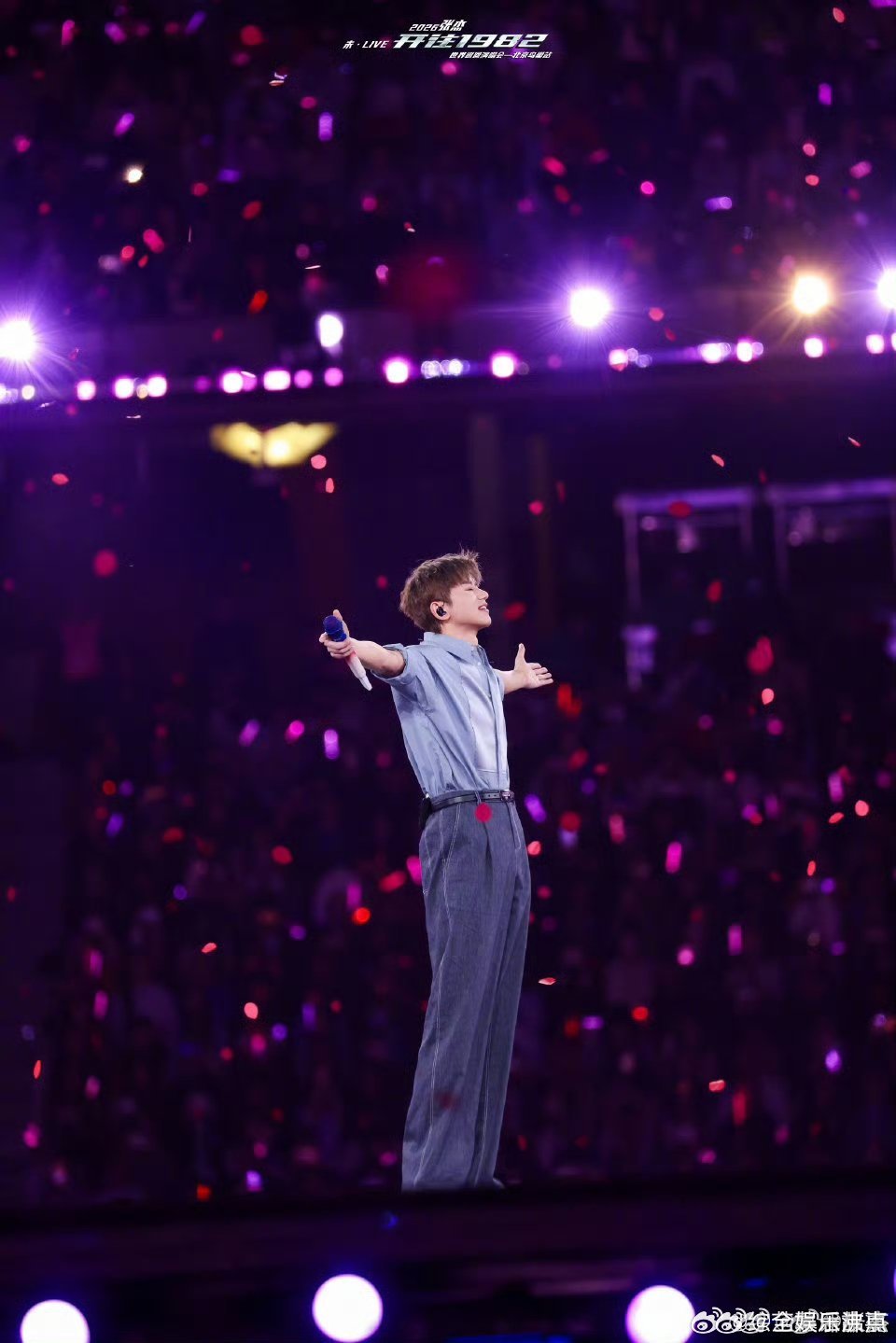 杜华谢娜在张杰演唱会自拍哈哈哈哈演唱会追星+自拍两不误！杜华谢娜两位大女主也太会