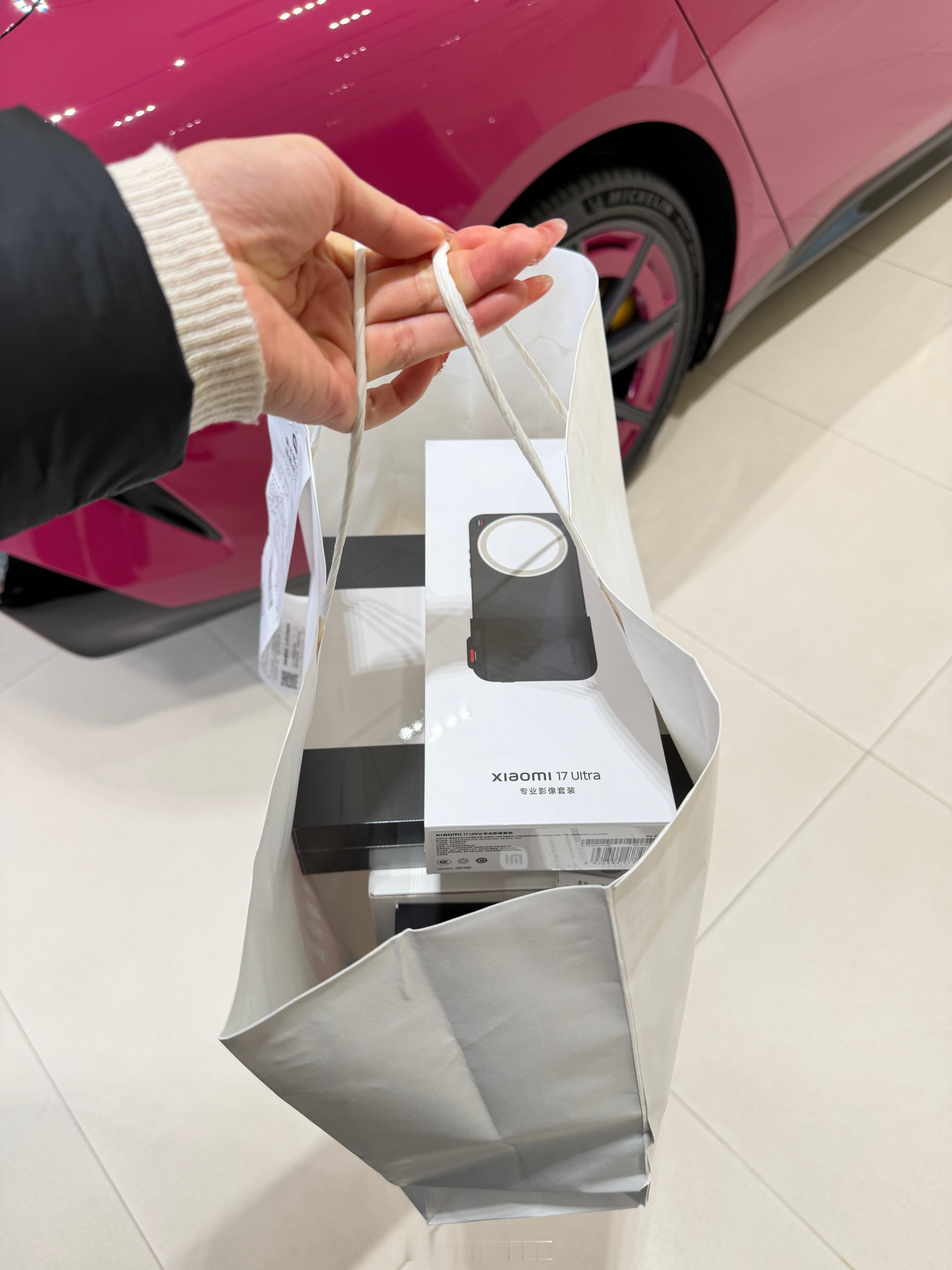 大家入手都选的哪个版本？送的影像随行包质感挺好的